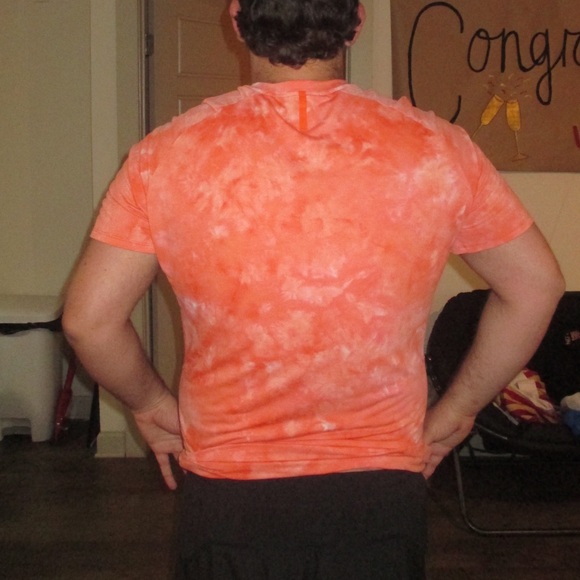 Men’s Lululemon 🍋 XL T-Shirt - Picture 2 of 2